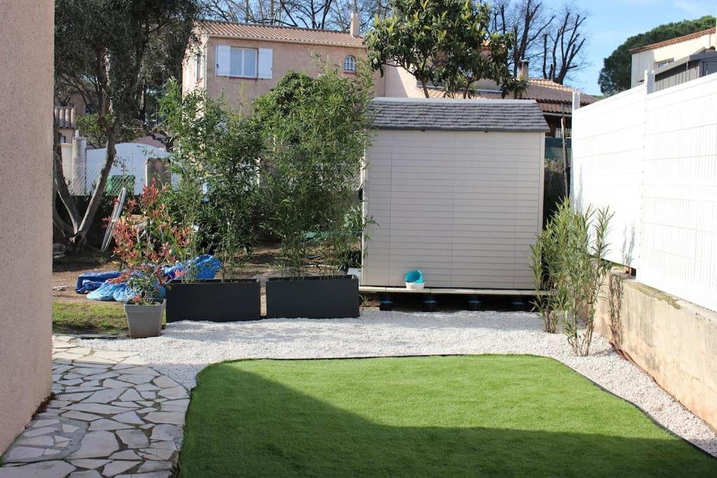 Au Calme / Clim / Barbecue / Parking /plage Villa Frejus